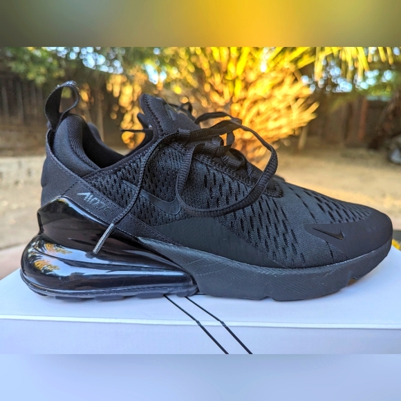 Nike Shoes - Nike Air Max 9.5